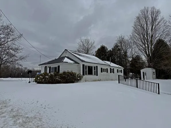 19789 30th Ave, Barryton, MI 49305