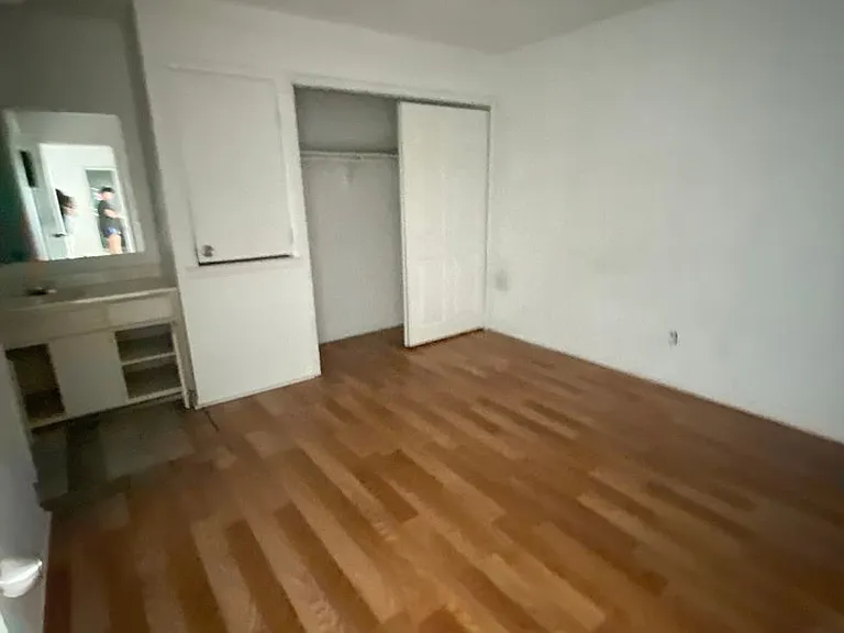 4501 Yorkshire Dr — Photo 2