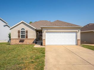 882 S Hickory Ln, Nixa, MO 65714