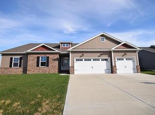 1404 Bridgehampton Rd, Troy, IL 62294