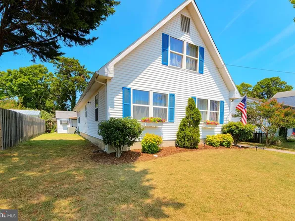 37417 4th St, Rehoboth Beach, DE 19971
