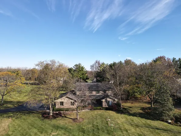 1496 Thor Dr, Inverness, IL 60067