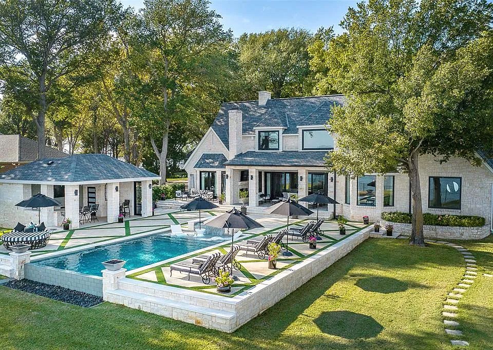 1st image of 38 Island Dr