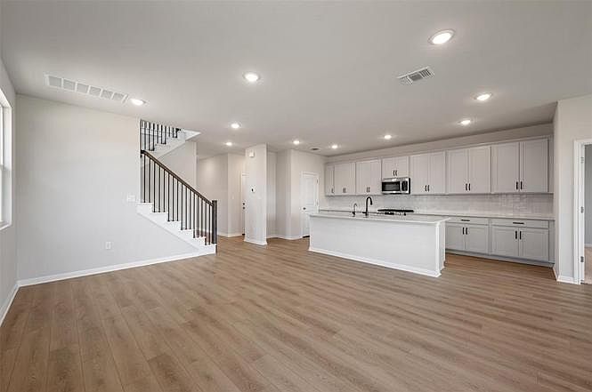 1st image of 508 Bluffview Dr