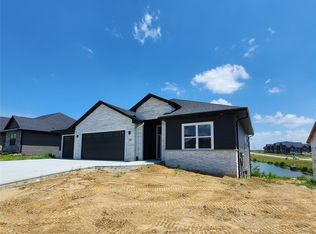 648 Rock Ridge Dr, Tiffin, IA 52340