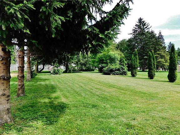 3rd image of 205 Brookside Dr