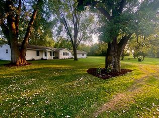 6010 E Hales Corner Rd, Stillman Valley, IL 61084