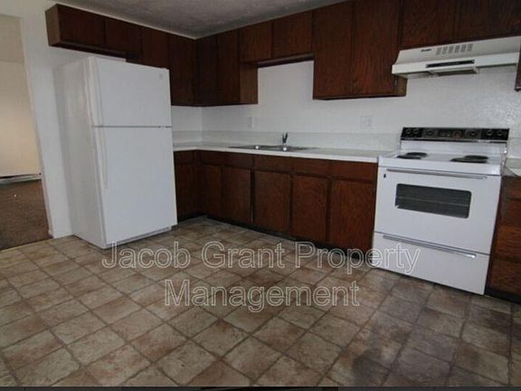 2nd image of 1345 Paul St APT 2