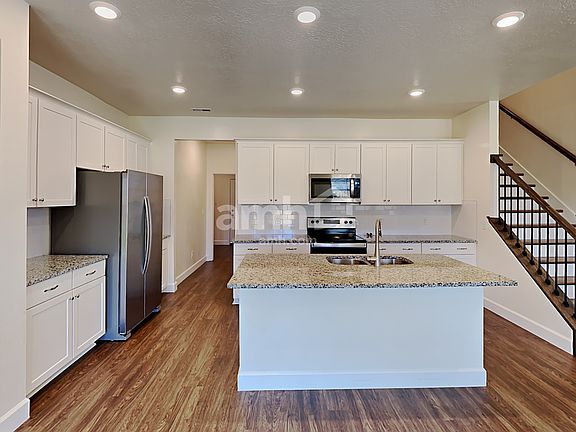 3rd image of 2164 E Heritage Dr