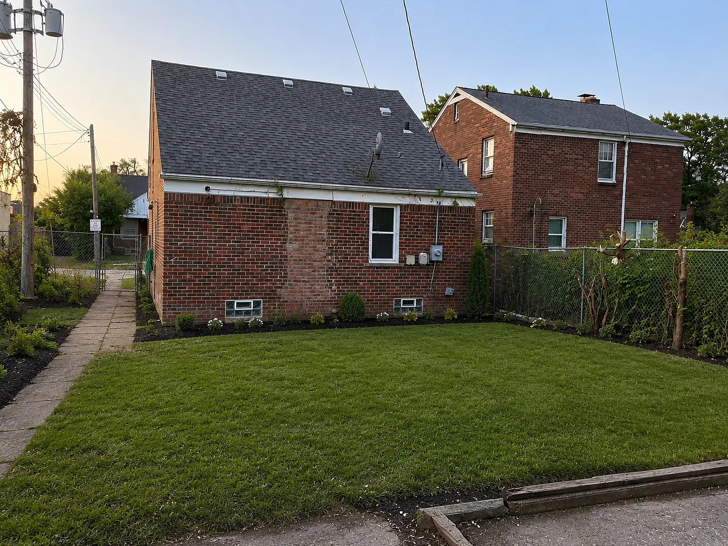 3 bed, 953 sqft, $1,500 — Photo 2