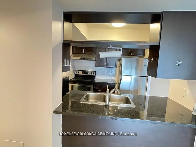 60 Town Centre Ct #Penthouse 04 — Photo 4