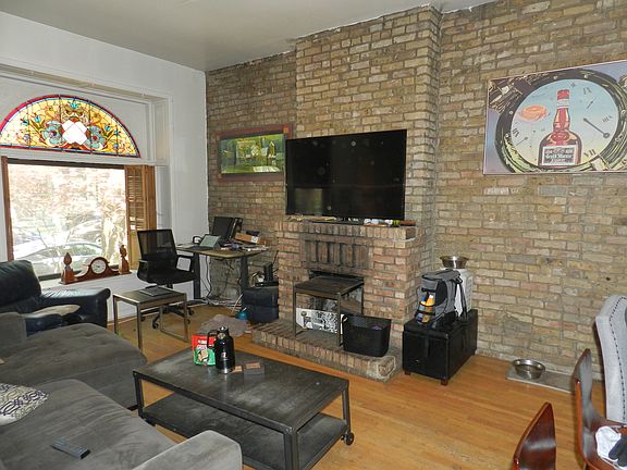 4th image of 517 W Arlington Pl #1E