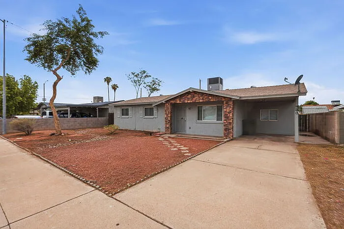 4 bed, 2.0 bath, 1008 sqft, $1,690 — Photo 1