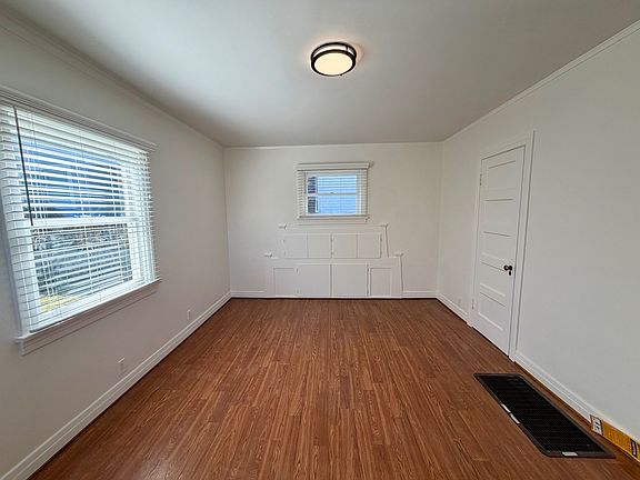 3rd image of 414 N Stoneman Ave