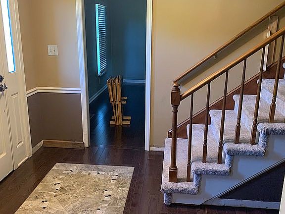 2nd image of 1425 Falcon Dr