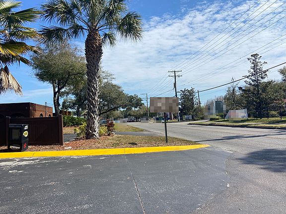 4th image of 3805 S Lake Dr