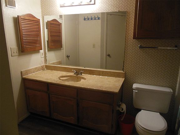 3rd image of 3022 Forest Ln APT 214