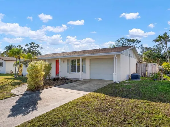 3652 Sharondale Dr, Sarasota, FL 34232