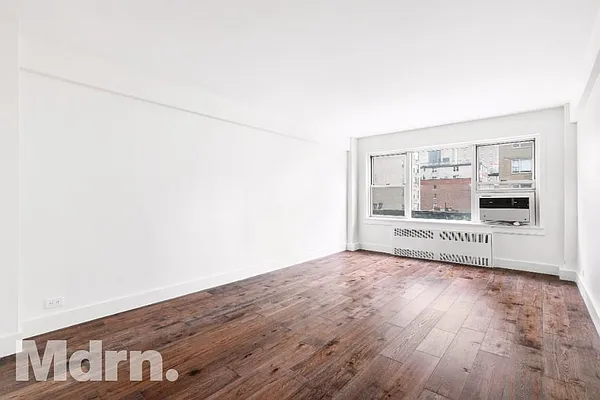 Sold by Mdrn Residential | media 12
