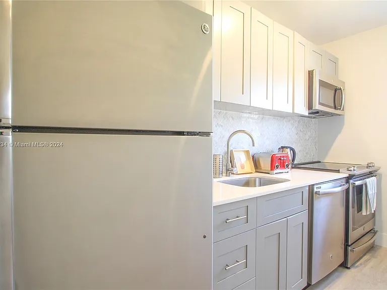 6238 SW 59th Pl #10 — Photo 5