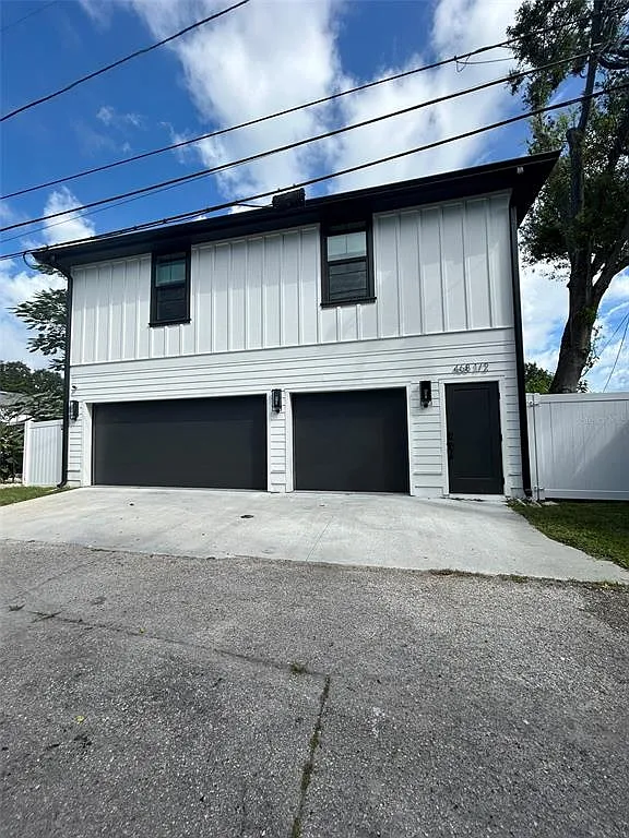 1 bed, 1.0 bath, 693 sqft, $1,900 — Photo 2