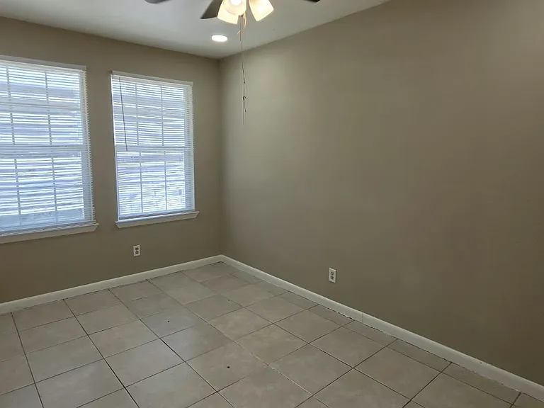 265 Graham Ave #B — Photo 11