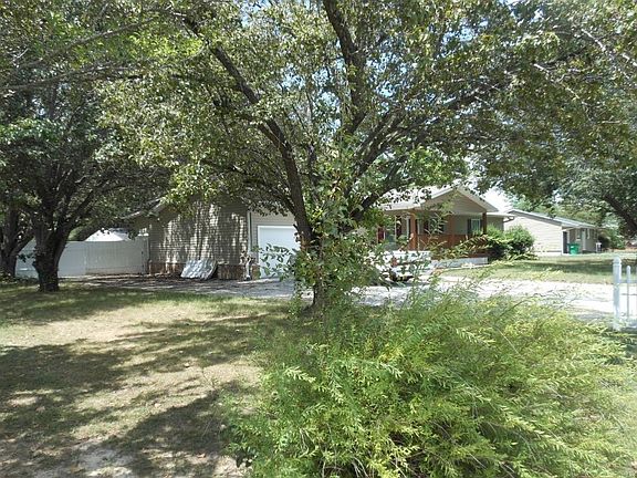 4th image of 261 Serena Dr