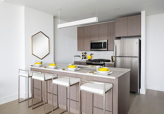 3rd image of 86 Fleet Pl APT 12T