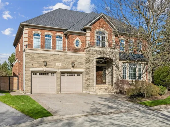 1020 Valley Crest Cir, Oakville, ON L6H 6W8