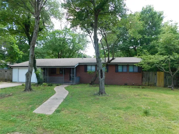 149 Neal St, Farmington, AR 72730