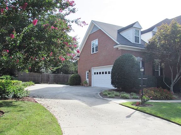 4th image of 607 Medinah Dr