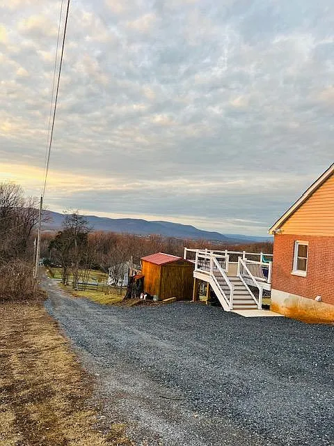 3 bed, 1008 sqft, $2,500 — Photo 4