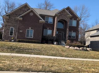 62581 Hillcrest Dr, Washington, MI 48094