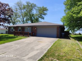 5444 S Holiday Dr, Columbus, IN 47203