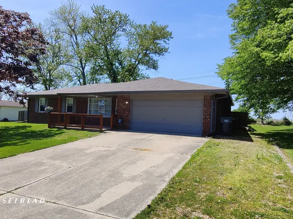 5444 S Holiday Dr, Columbus, IN 47203
