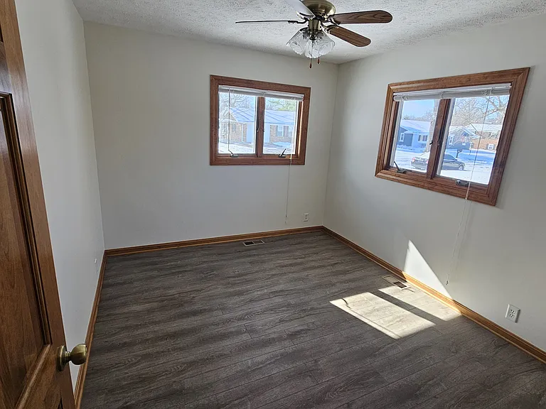 3824 E Diamond Ave — Photo 7