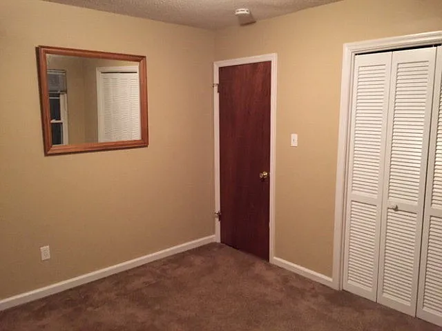 210 Suffolk Dr — Photo 10