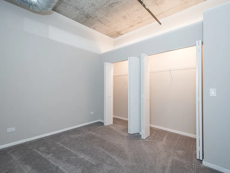 1000 W Adams St — Photo 16