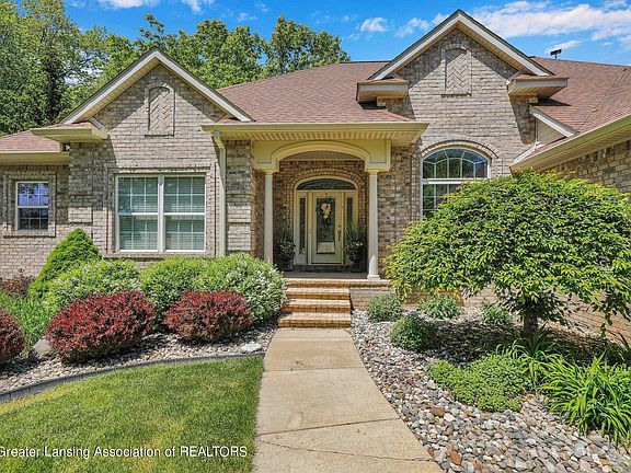 3rd image of 1800 Wilderness Dr