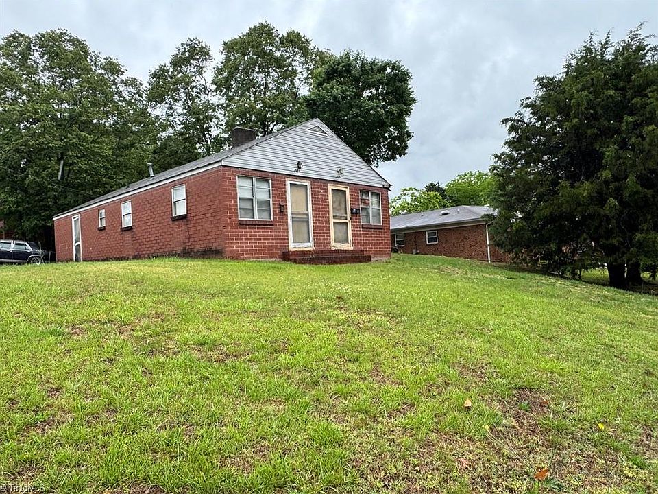 1st image of 818 Douglas Dr