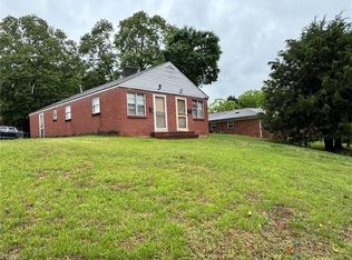 818 Douglas Dr, Thomasville, NC 27360