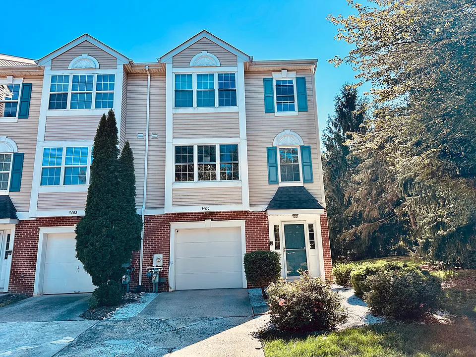3409 Carriage Ct