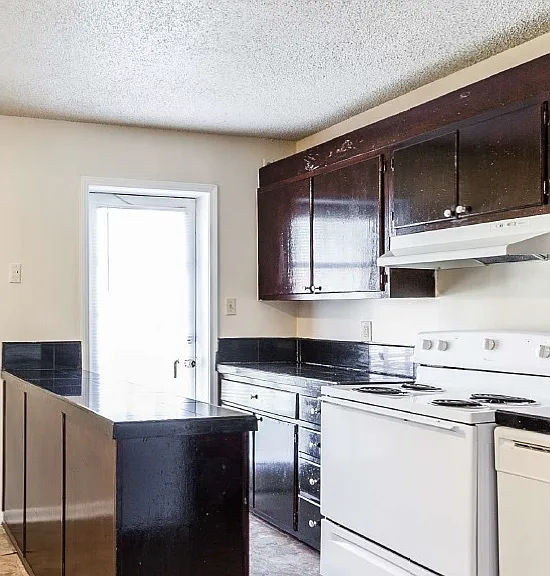 The Residences at Lakeview — Photo 7