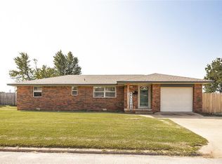 802 E Kee St, Weatherford, OK 73096