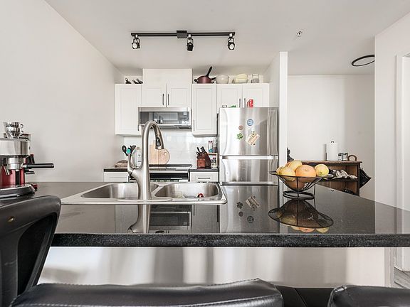 5th image of 1082 Seymour St Penthouse 10