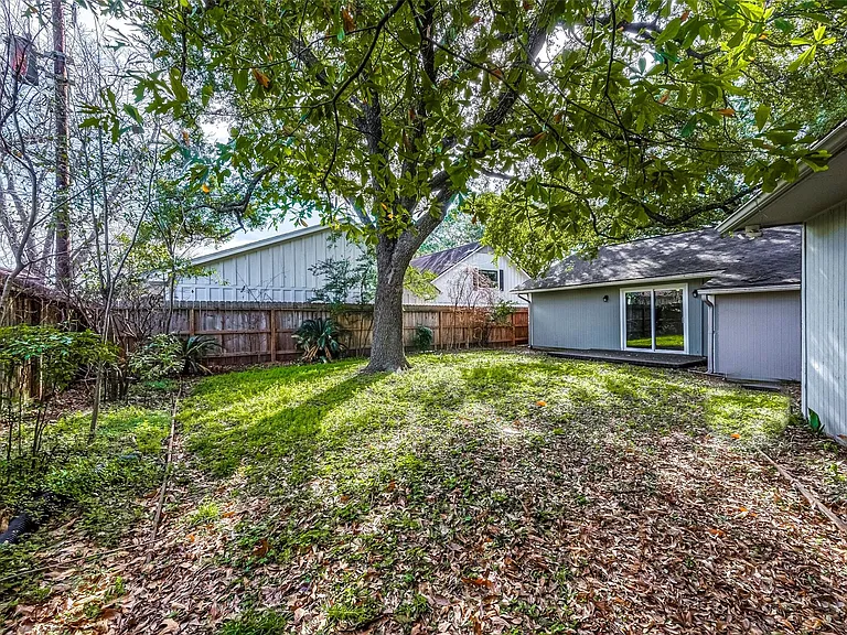 7810 Locke Ln — Photo 34