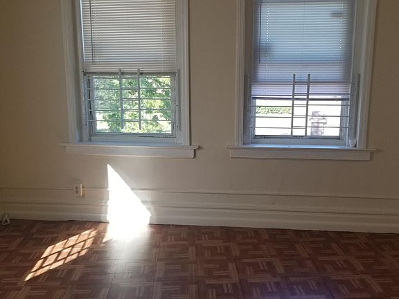 5th image of 488 S Orange Ave APT 3R