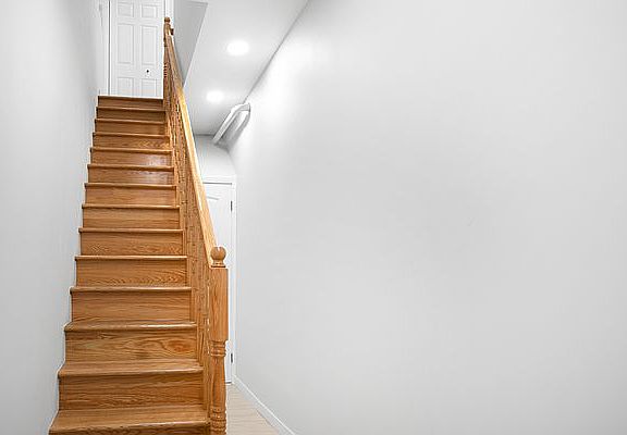 3rd image of 47-29 Vernon Blvd #2