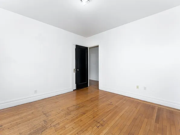 940 Street Nicholas's Avenue image 10 of 13