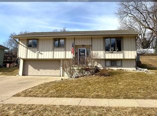 3115 S Olive St, Sioux City, IA 51106